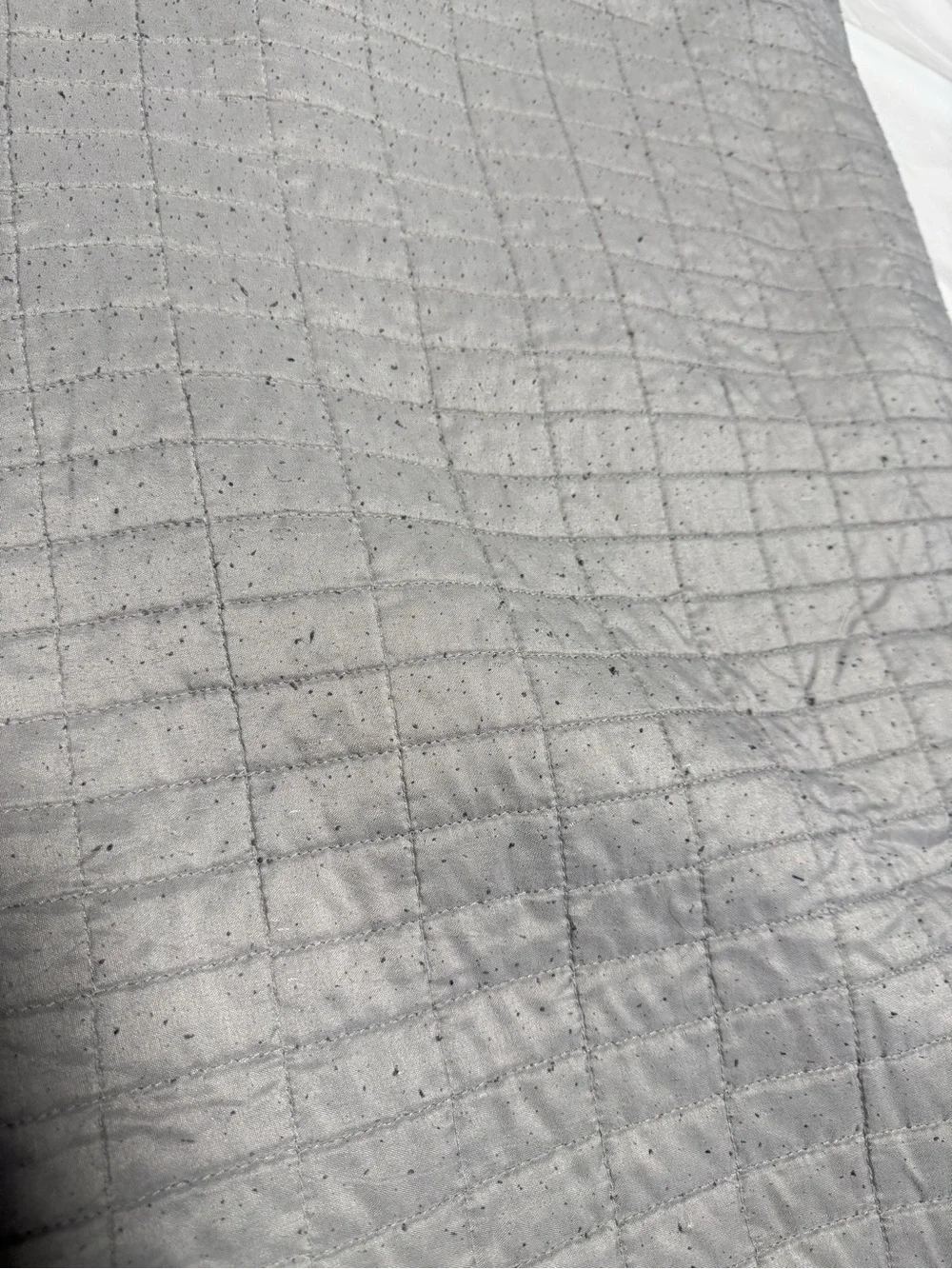Gray Quilted Bedspread – Modern Lightweight Comfort